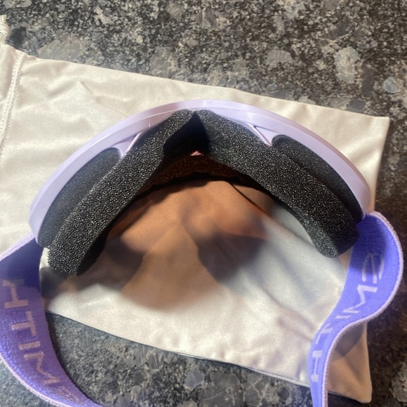 Smith Vogue Women's Ski Goggles Lilac Antifog Mirror Medium Fit - Picture 4 of 8